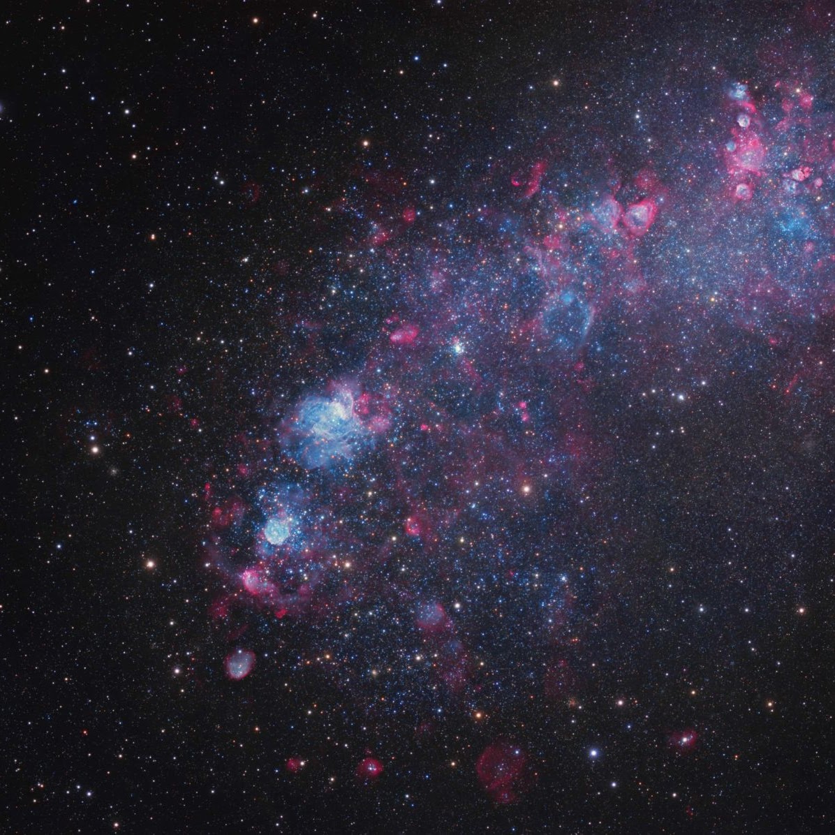 NGC 292, the Small Magellanic Cloud, photographed by Astrorockk